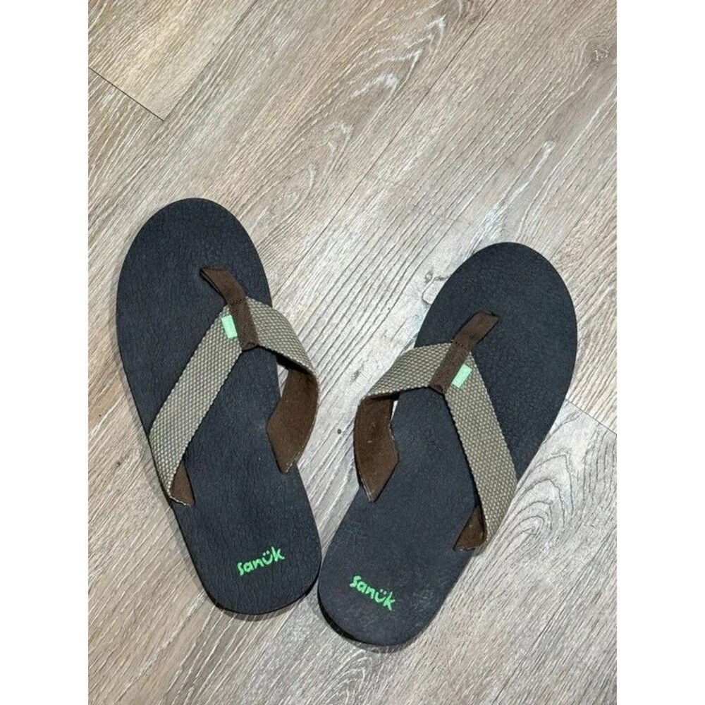 Sanuk Mens Beer Cozy Flip Flops Cushioned Yoga Mat Sandals Tan Brown Thong Shoes